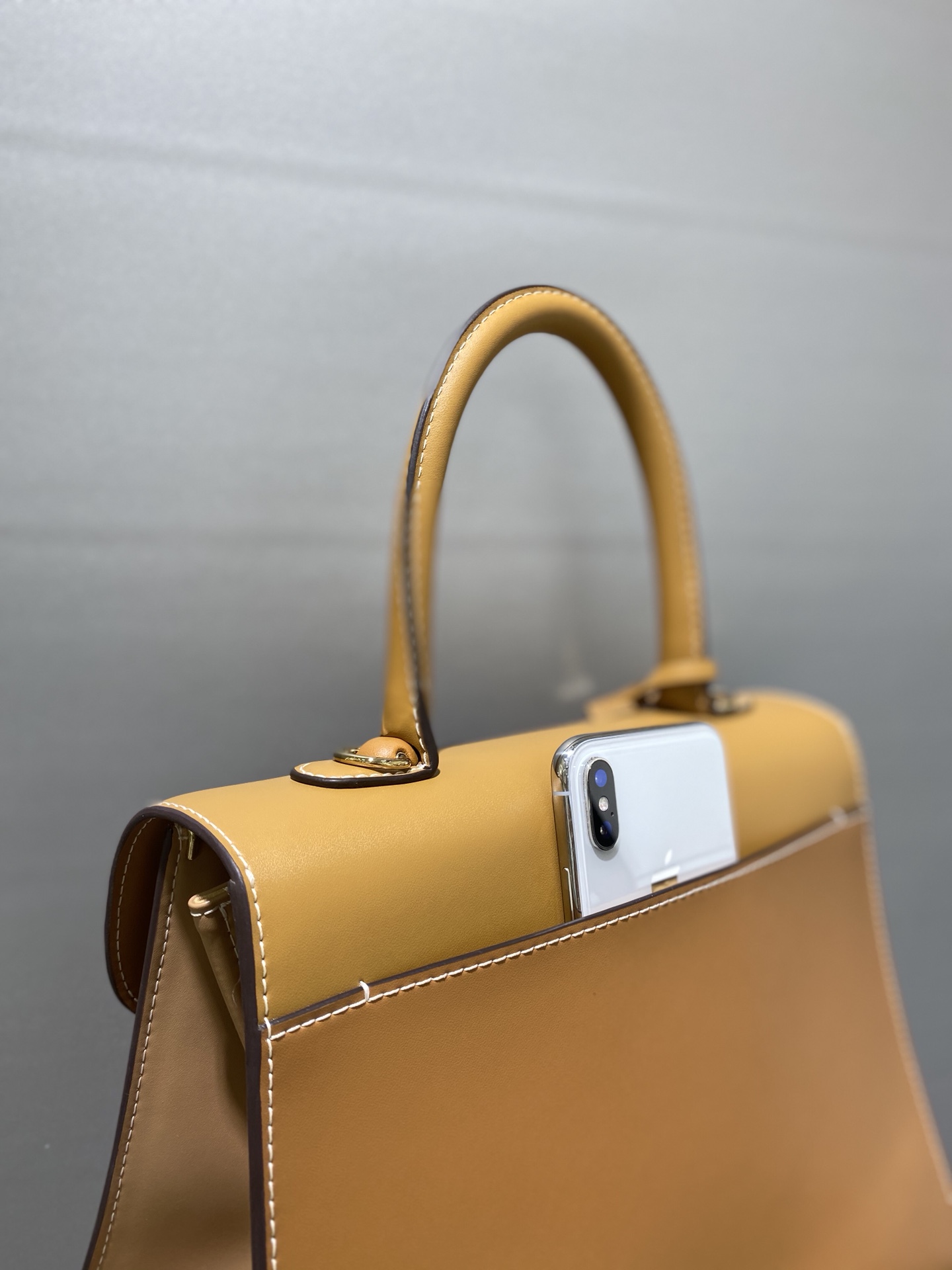 델보 브리앙 박스백 미듐